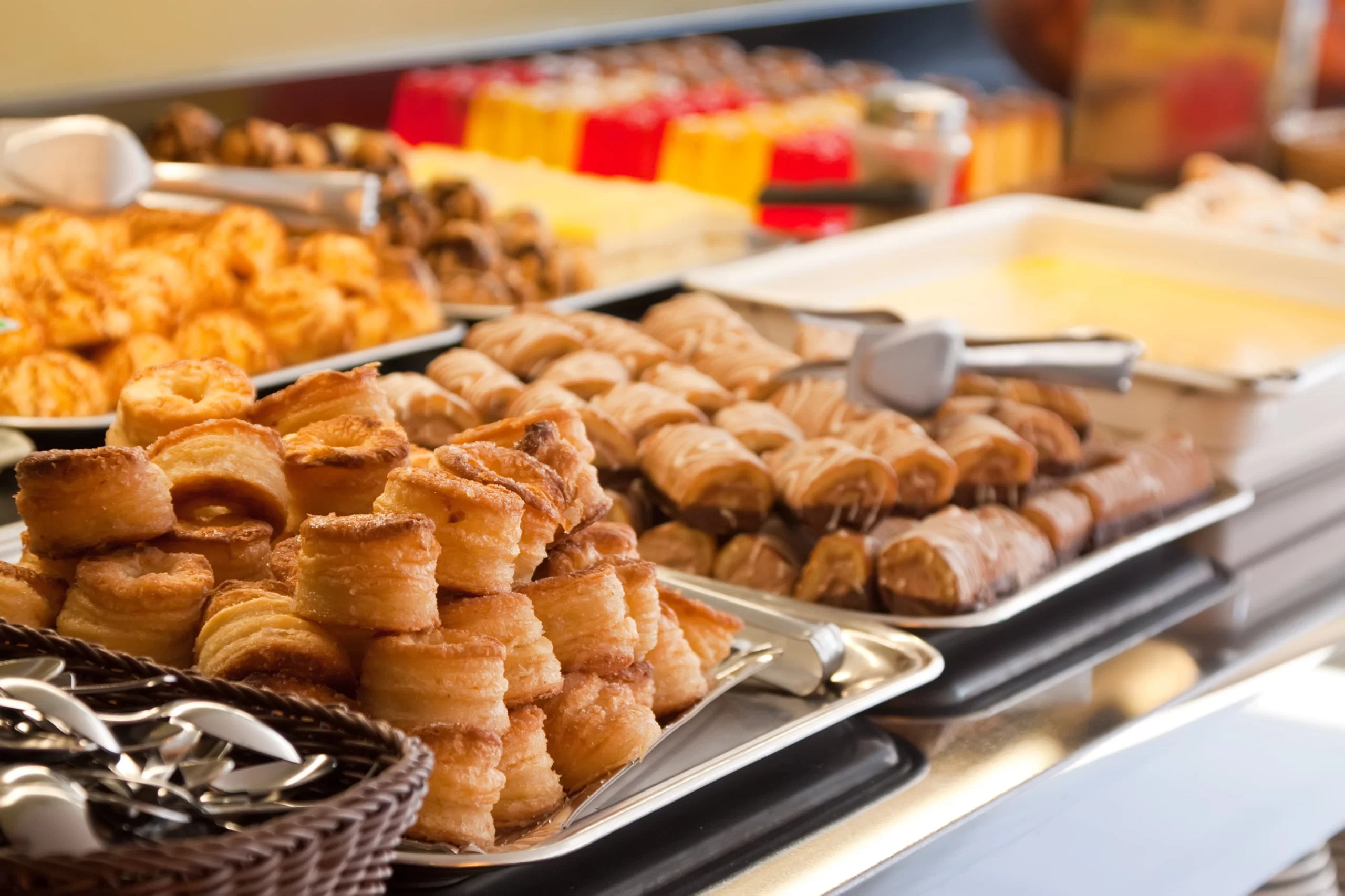 Ed Catering tatlı ve börek sunumu